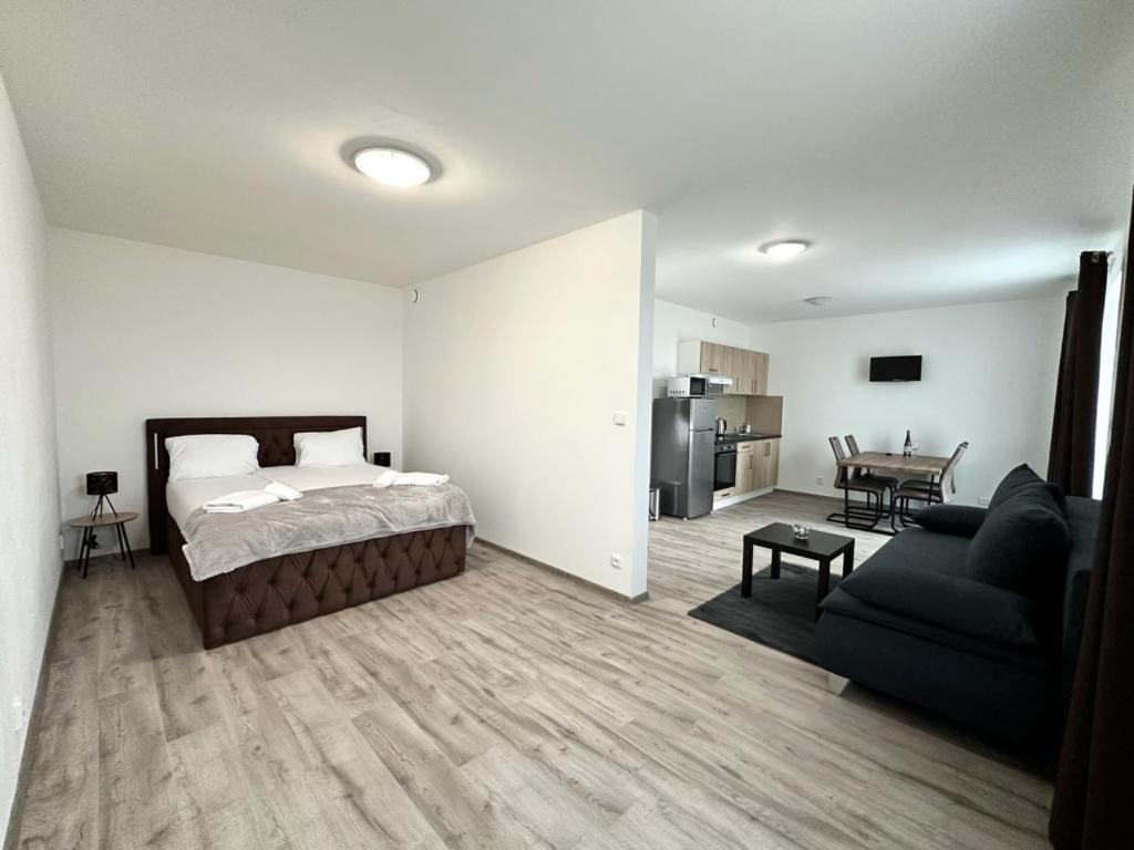 Sky Apartments 509 เปิลเซน ภายนอก รูปภาพ